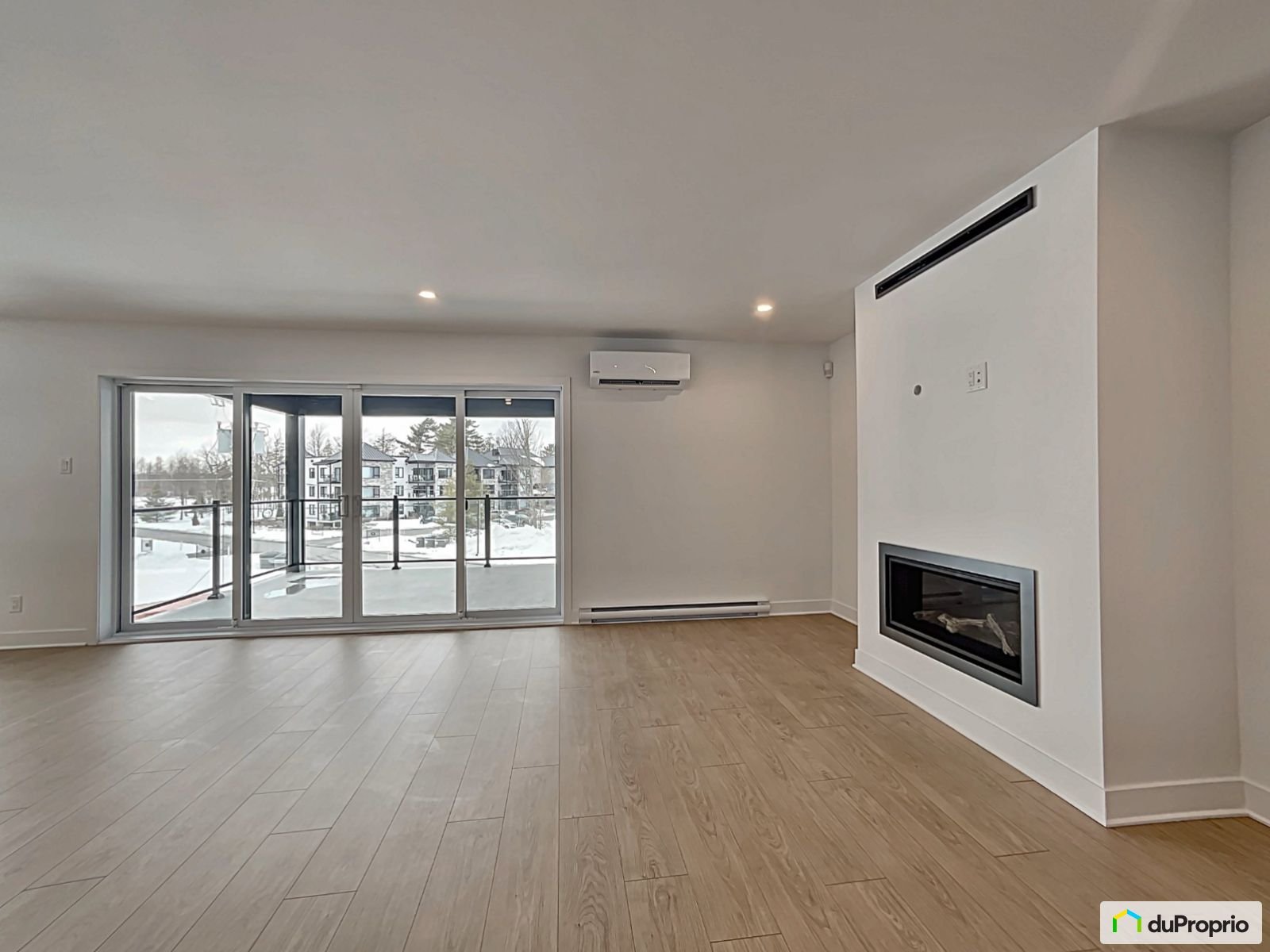 condo-bromont-1600-13571284